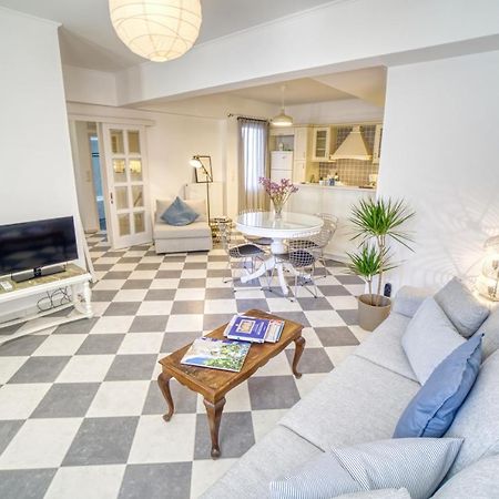 Stylish, Cozy 2-Bdr Flat In Andros Town By Explore Andros Exterior foto