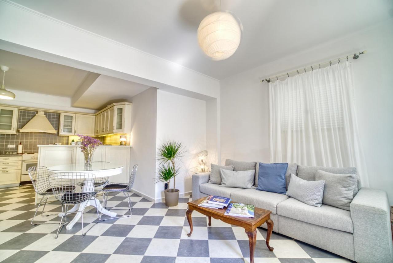 Stylish, Cozy 2-Bdr Flat In Andros Town By Explore Andros Exterior foto