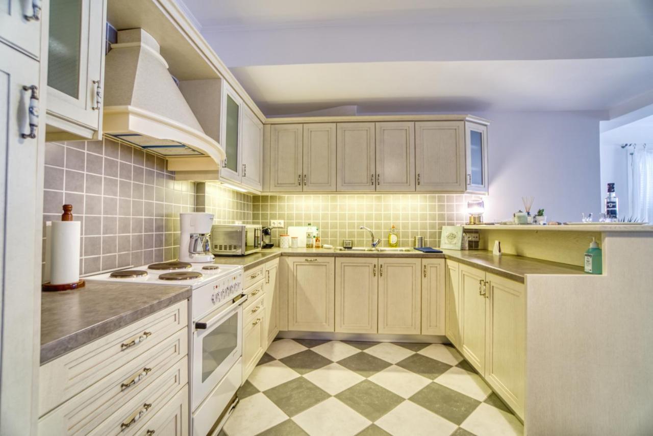 Stylish, Cozy 2-Bdr Flat In Andros Town By Explore Andros Exterior foto