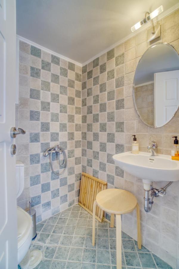 Stylish, Cozy 2-Bdr Flat In Andros Town By Explore Andros Exterior foto