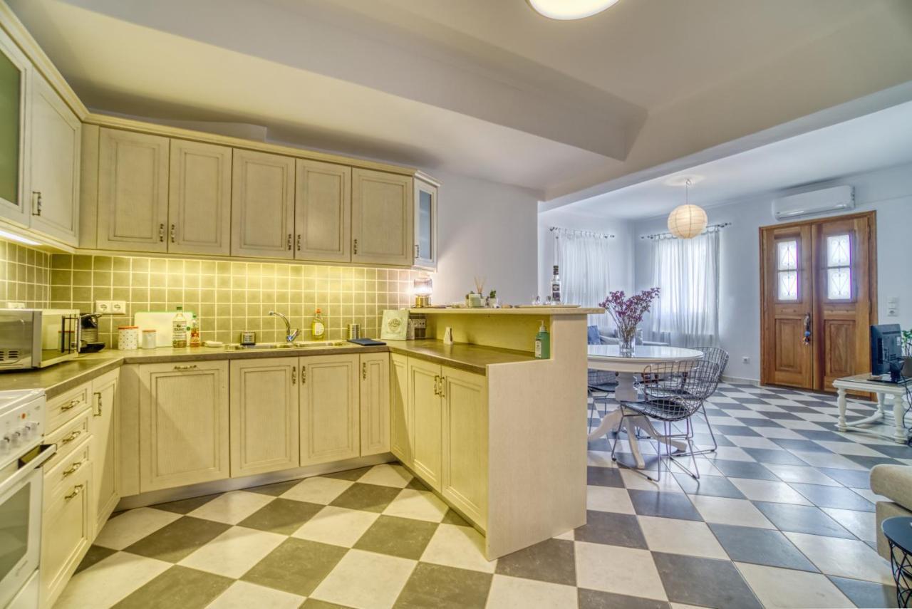 Stylish, Cozy 2-Bdr Flat In Andros Town By Explore Andros Exterior foto